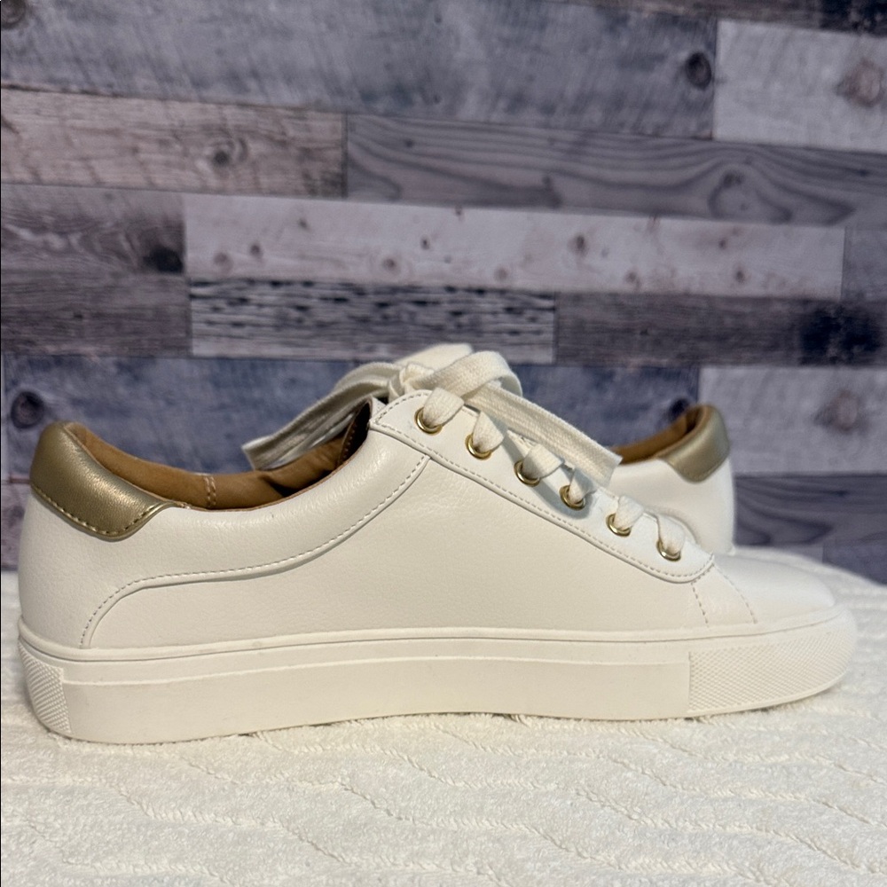 NWOB! Loft Classic White Women's Sneakers - Picture 7 of 8
